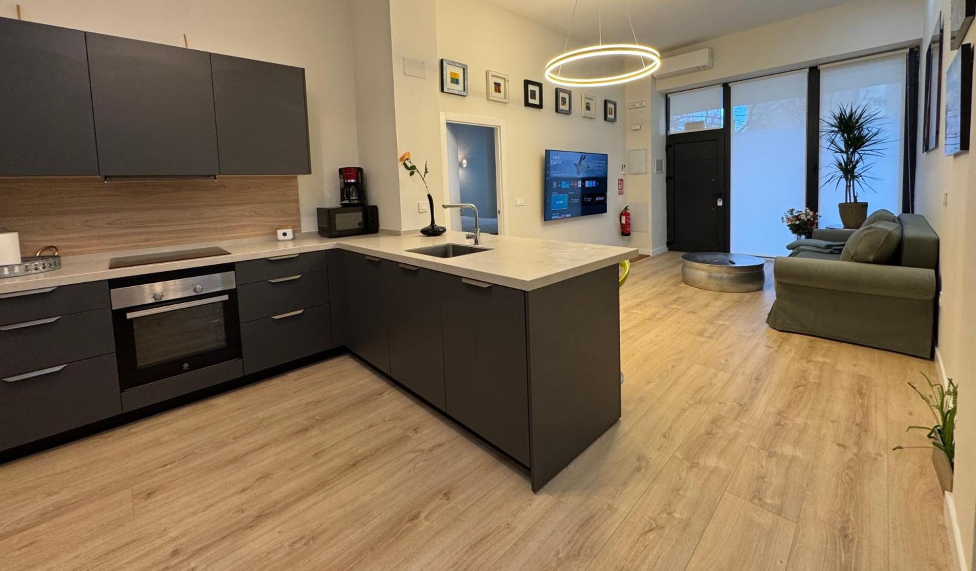 Luxury Suite Wifi Ac Servicios En La Puerta Madrid Eksteriør billede